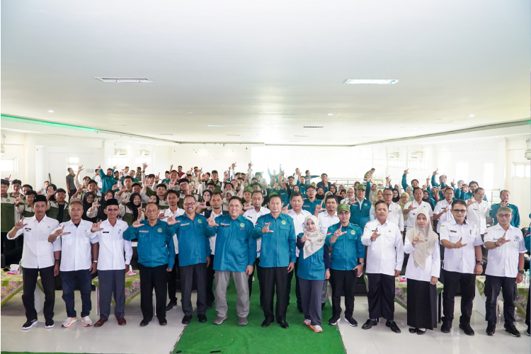 Bupati-Lamongan-Yuhronur-Efendi-b.jpg