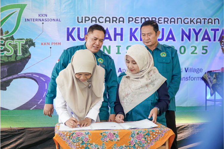Bupati-Lamongan-Yuhronur-Efendi-c.jpg