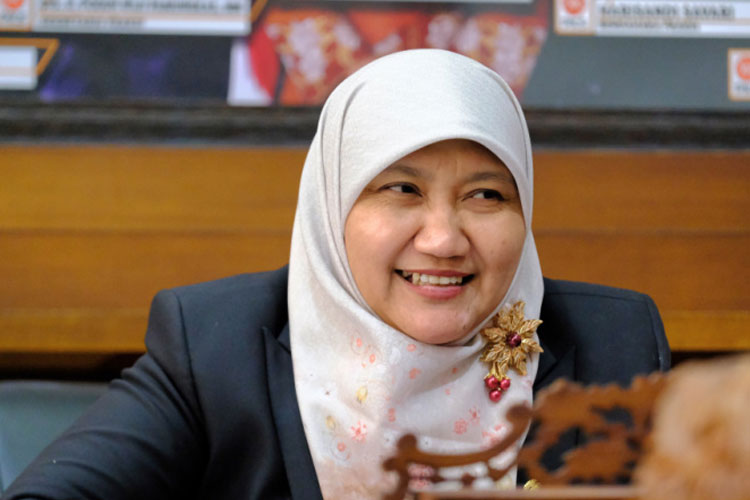 Ketua Fraksi Partai Keadilan Sejahtera (PKS) DPRD Jawa Timur, Lilik Hendarwati, menyambut baik kebijakan Pemprov Jatim terkait pemutihan pajak kendaraan (foto: DPRD jatim)