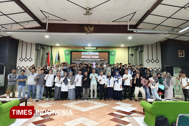 Foto bersama dalam kegiatan tamu Fakultas Peternakan Unisma Malang dengan menghadirkan praktisi pada industri ternak potong dan ternak perah. (FOTO: AJP TIMES Indonesia)