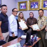 Wamenaker Sidak Dua Perusahaan di Malang yang Tahan Ijazah Karyawan
