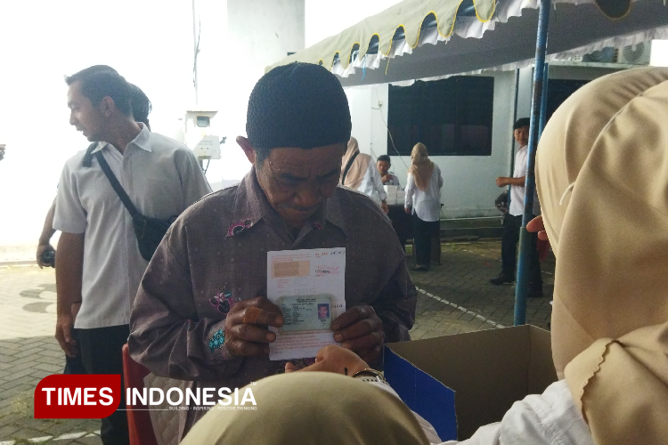 Peternak-di-Pacitan-Terima-Kompensasi-PMK-b.jpg
