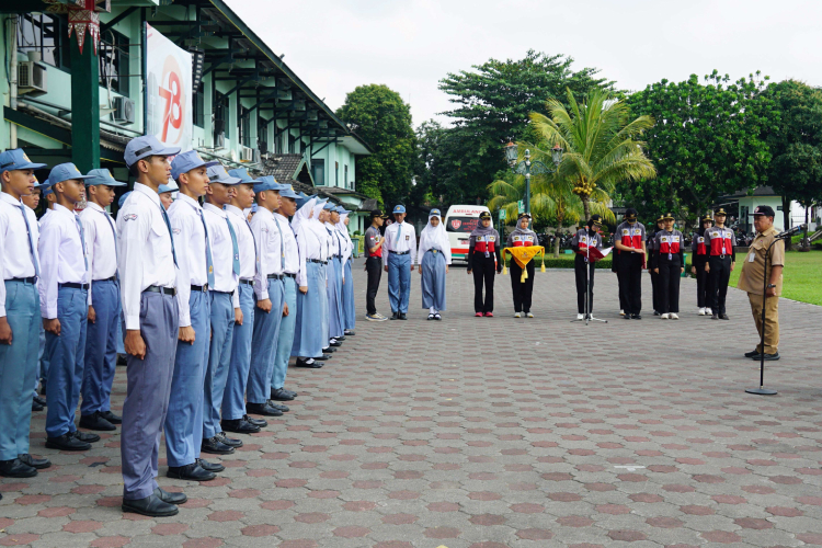 Sebanyak-38-pelajar-terpilih-Kota-Yogyakarta-ketika-latihan-Paskibraka-2025-b.jpg