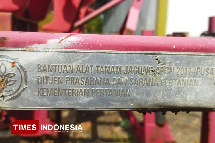 Alsintan-Bantuan-APBN-2017-Teronggok-di-DKPP-Pacitan-b.jpg