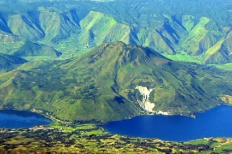 Gunung-di-Indonesia-yang-Letusannya-Menghancurkan-Dunia-C.jpg