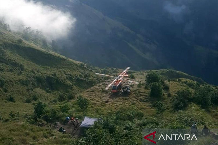 Pendaki Belanda Jatuh di Rinjani, SAR Kerahkan Helikopter