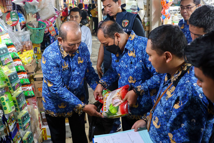 Pemkot Surabaya Pastikan Tak Ada Beras Oplosan Beredar di Kota Pahlawan