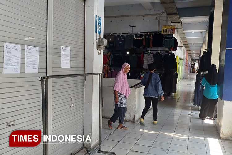 Kios Ditempeli Surat Peringatan, Pedagang Pasar Besar  Madiun Resah
