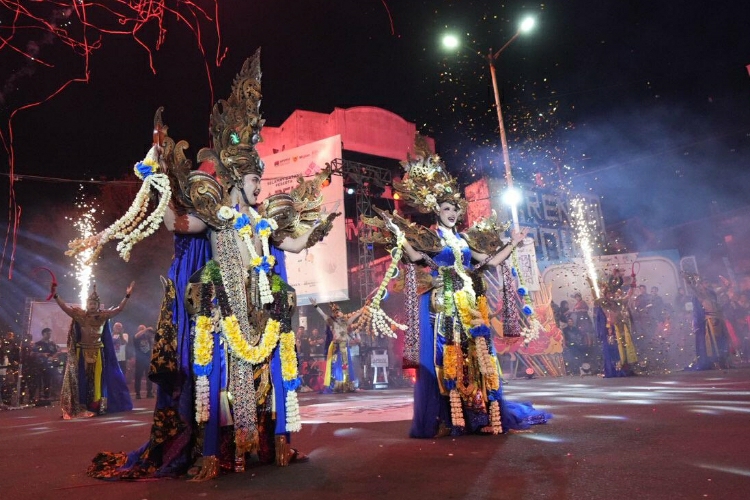 APEKSI-Nite-Carnival-2.jpg