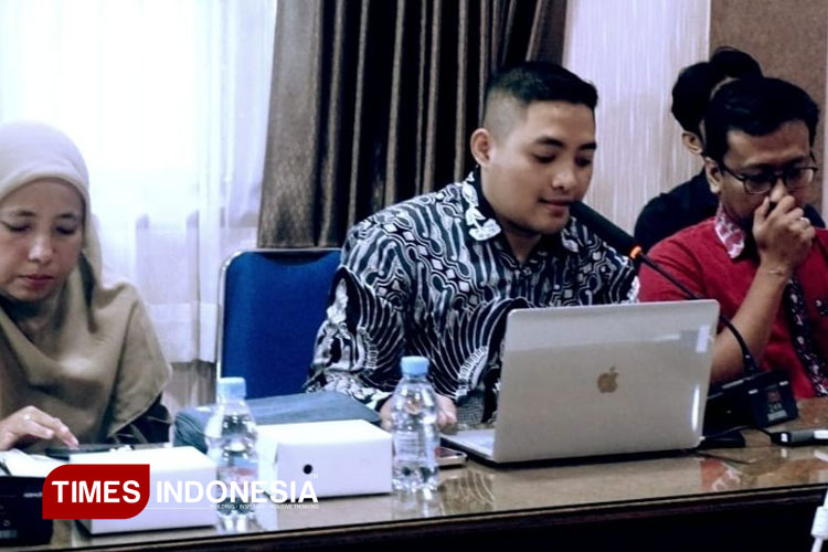 Sambutan disampaikan Andria, M.Kom., MTA, MCE, MOS, MTCRE, CITPM, MCF, OCP, selaku Kepala UPT Komputer. (Foto: Humas UNIPMA for TIMES Indonesia)