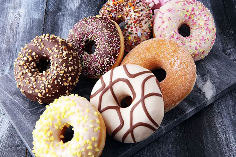 Heboh Donat Pinkan Mambo Disebut Mirip Odading hingga Roti Goreng, Apa sih Bedanya?