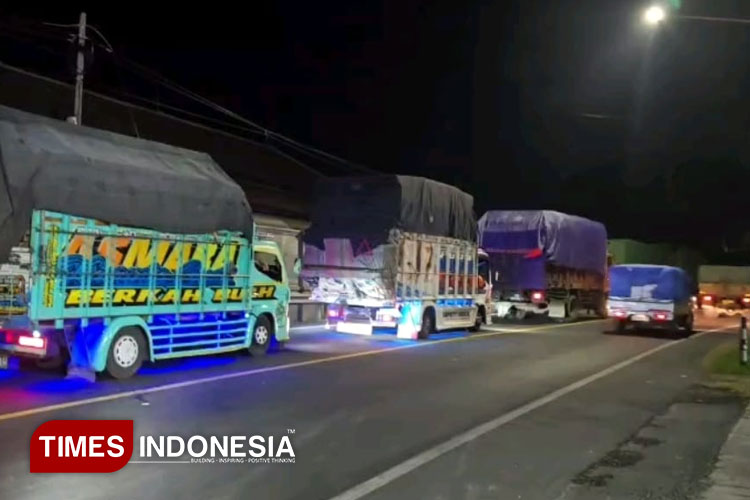 Macet-Pelabuhan-Ketapang-1.jpg
