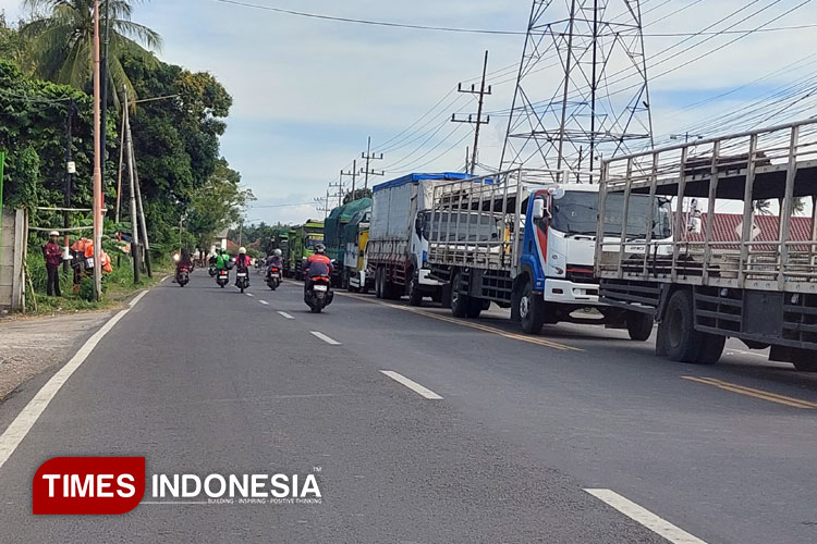 Jalur Pantura Macet Parah, Dishub Banyuwangi Imbau Pengguna Jalan Beralih ke Lintas Gumitir