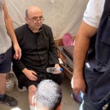 Serangan Israel Hantam Gereja Katolik di Gaza, Paus Serukan Gencatan Senjata