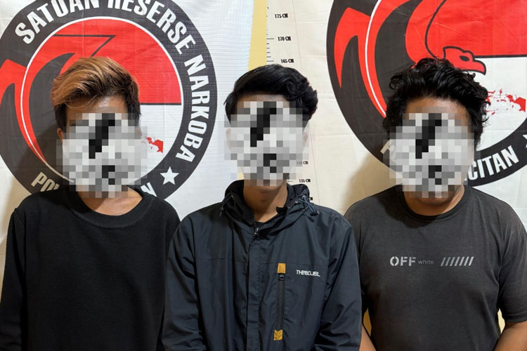 Tiga Pemuda Diamankan Polres Pacitan dalam Kasus Psikotropika, Puluhan Obat Terlarang Disita