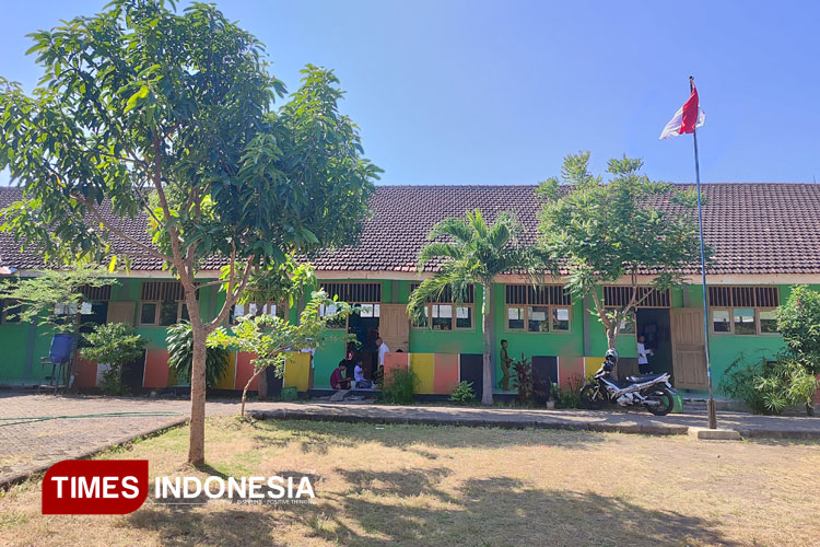Suasana SDN Warujinggo 2, Kecamatan Leces, Kabupaten Probolinggo, Jumat, 18 Juli 2025 (Foto: Iqbal/TIMES Indonesia)