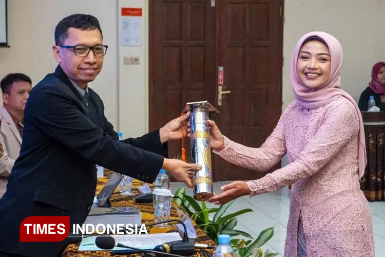 Kajian Komunikasi dalam Mencegah Kekerasan Seksual di Kampus, Direktur Humas Unesa Raih Gelar Doktor