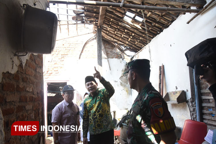 Bupati Sidoarjo Bantu Perbaiki Tiga Rumah Warga Miskin Hingga Layak Huni