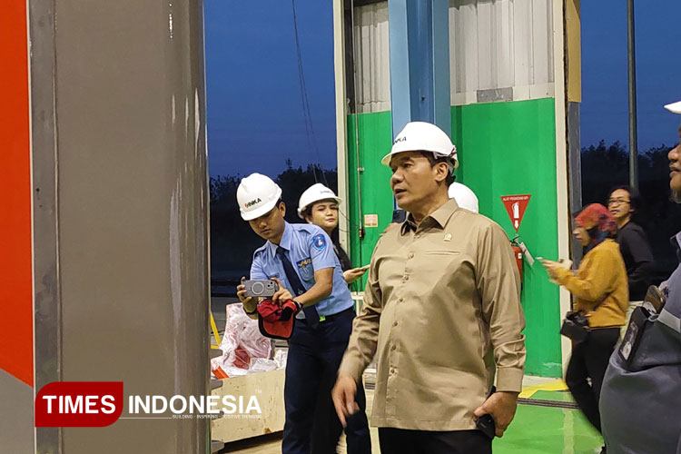 Anggota DPR RI Komisi VII, Bambang Haryo Soekartono berkunjung ke PT INKA Banyuwangi. (Foto: Anggara Cahya/TIMES Indonesia)