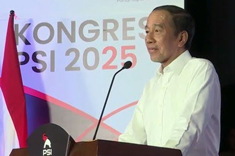 Tak Jadi Pensiun, Jokowi Memulai Babak Baru Perjalanan Politiknya