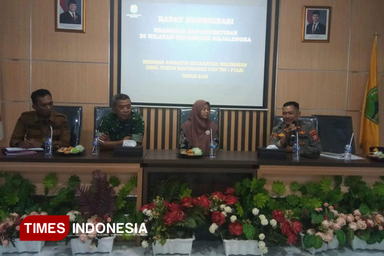 Muspika Kecamatan Majalengka bersama masyarakat menggelar rapat koordinasi Kamtibmas. (FOTO: Jaja Sumarja/TIMES Indonesia)