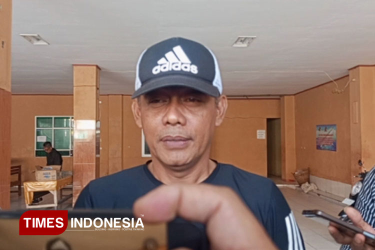Ketua DPRD Pangandaran saat diwawancara. (Foto: Acep Rifki Padilah/TIMES Indonesia)