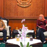 Gubernur Khofifah Ajak Bulog Sinergi Salurkan Bahan Pokok Lewat Koperasi Merah Putih