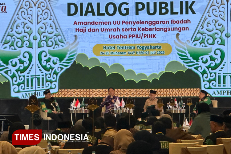 Ketua-Umum-DPP-AMPHURI-Firman-M-Nur-q.jpg