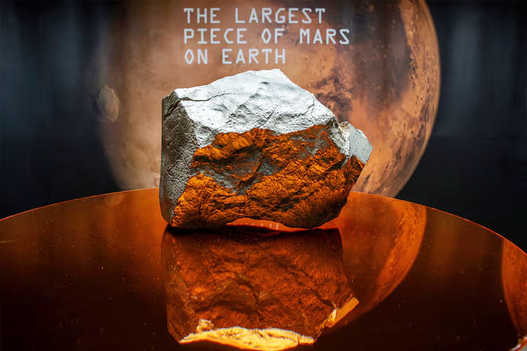 Meteorit Mars Terbesar di Bumi Terjual Rp85,8 Miliar di Sotheby’s