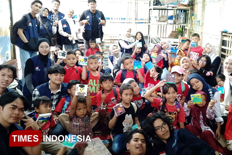 Foto Bersama SAN Malang dan Anak-Anak S2BM. (Foto: Tasya Luthfiany Widyadhana/TIMES Indonesia)