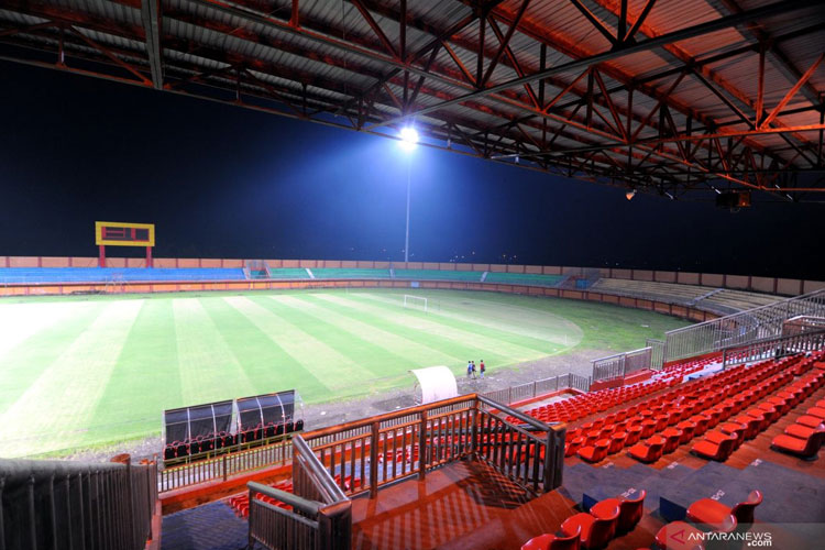 Stadion-Ratu-Pamelingan.jpg