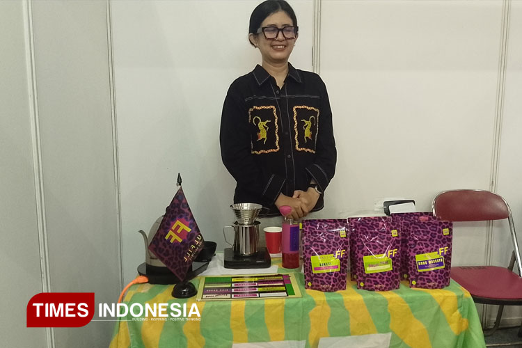 berjalan-menuju-arena-Semarak-Bhayangkara-2.jpg