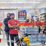 Ketika Toko Retail Modern Pasang Lakban di Kacanya Imbas Sound Horeg