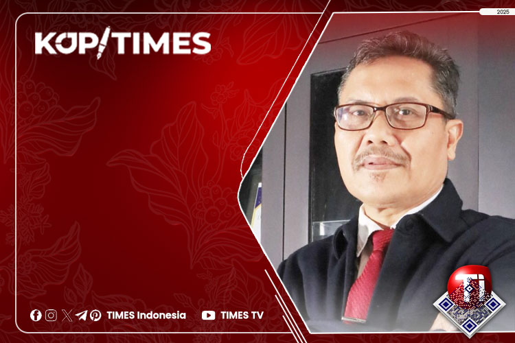 Dr. Hufron, S.H., M.H., Ahli Hukum Tata Negara, Dosen Pasca Sarjana UNTAG Surabaya.