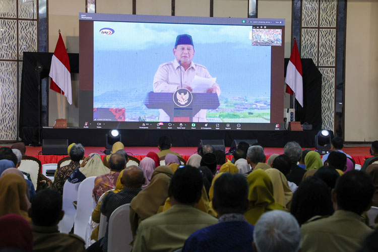 Launching Koperasi Kelurahan Merah Putih secara serentak oleh Presiden Prabowo Subianto. (Foto: Humas Pemkot Surabaya)