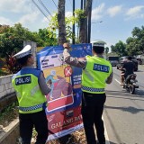 Satlantas Polres Malang Pasang Rambu dan Peringatan di Jalur Rawan Laka Lantas