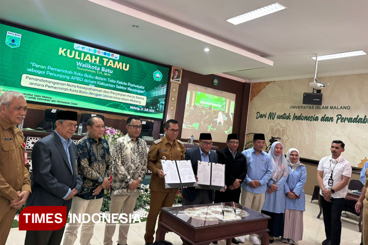 Penandatangan MoU antara Pemkot Batu dan Unisma yang berlangsung pada Senin (21/7/2025). (Foto: Achmad Fikyansyah/TIMES Indonesia)