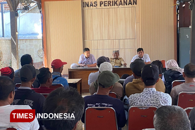 Nelayan Muncar Laporkan Dugaan Pagar Laut Budidaya Kerang PT Disthi Mutiara Suci