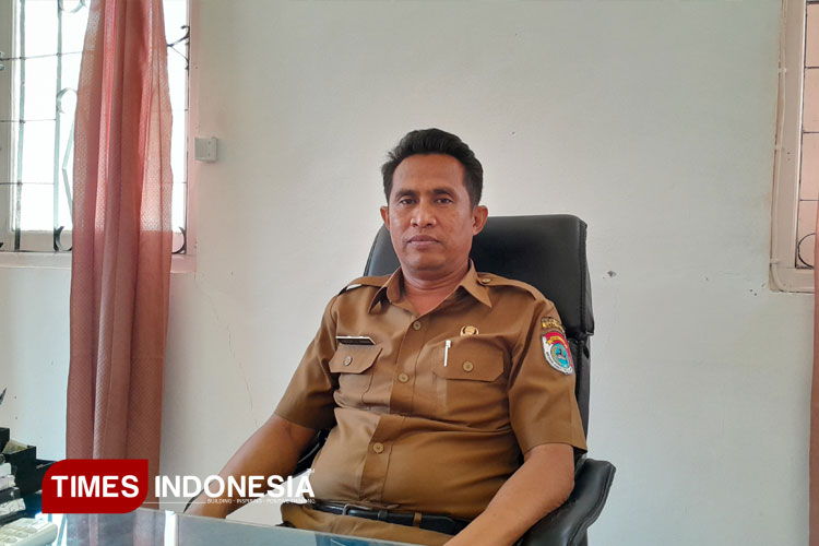 Kadis Transnaker Kabupaten Sumba Timur Yulianus L. Amah. (FOTO:Habibudin/TIMES Indonesia)