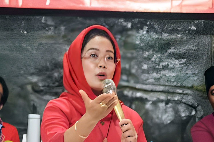 Dr. Sri Untari Bisowarno, anggota DPRD Jatim mengawal pengembangan Koperasi Merah Putih demi penguatan ekonomi lokal. (Foto: Kominfo Jatim)