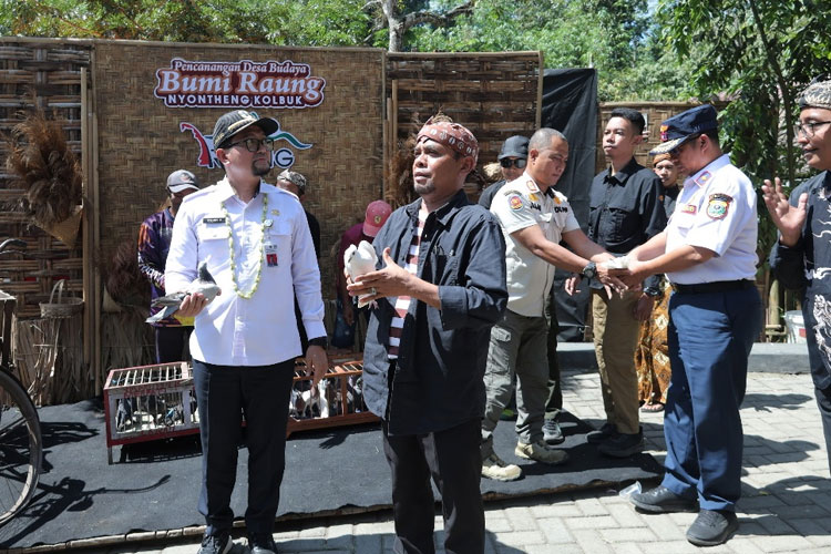 Resmikan Desa Budaya, Sekda Bondowoso: Generasi Jangan Tercabut dari Akar Budaya