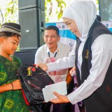 Gubernur Khofifah Peringati HAN 2025 Bersama Yatim dan Calon Siswa SMP Sekolah Rakyat