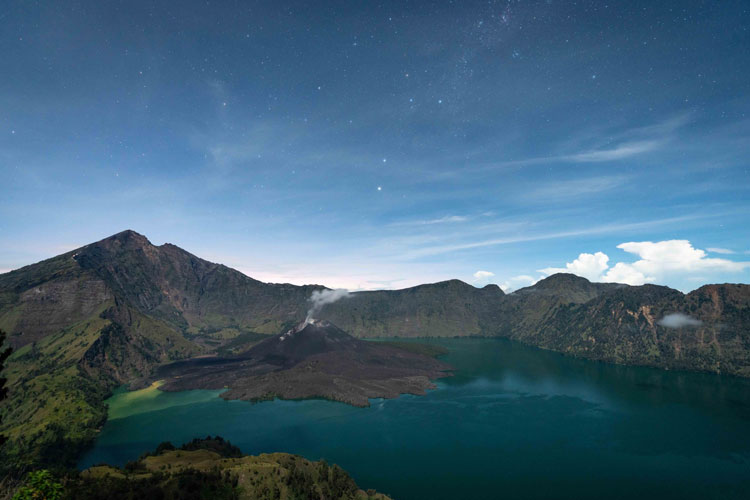 BTNGR Tutup Jalur Pendakian Rinjani Mulai 1 Agustus 2025