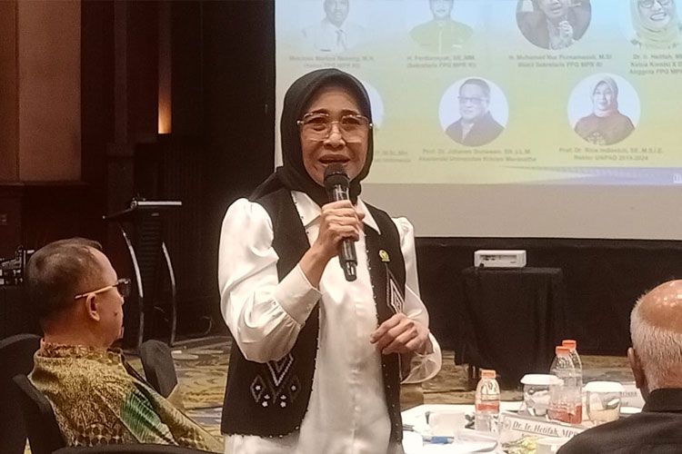 Ketua Komisi X DPR RI, Dr. Ir. Heitifah MPP saat menjadi pemateri Lokakarya Akademik Fraksi Partai Golkar MPR RI di Bandung, Jawa Barat, Selasa (22/7/2025), menyoroti penggunaan anggaran pendidikan sebesar 20 persen dari APBN dan APBD.