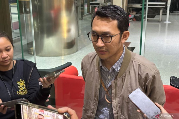 Juru Bicara Komisi Pemberantasan Korupsi (KPK) Budi Prasetyo memberikan keterangan di Gedung Merah Putih KPK, Jakarta, Selasa (22/7/2025). (FOTO: ANTARA/Rio Feisal)
