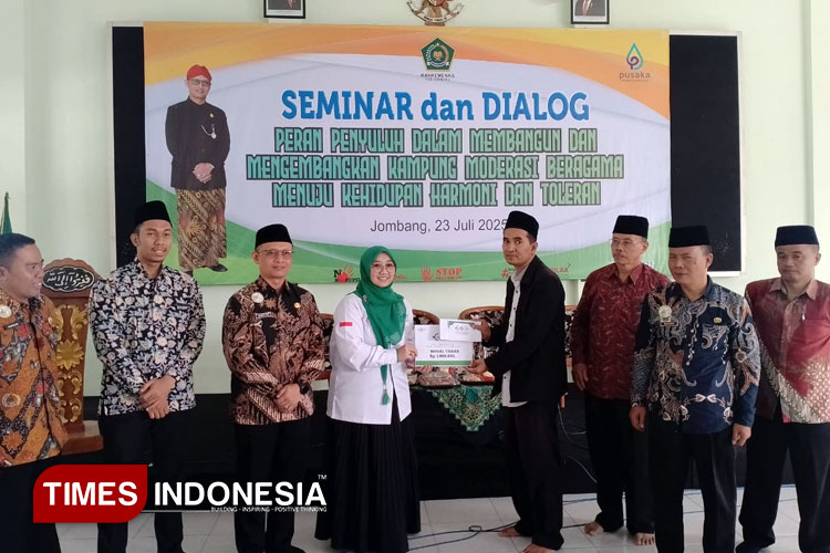 Dialog dan diskusi 'Membangun dan Mengembangkan Kampung Moderasi Beragama' yang digelar di Pondok Pesantren At-Tahdzib Rejoagung, Kecamatan Ngoro, Kabupaten Jombang, Rabu (23/7/2025). (Foto: Rohmadi/TIMES Indonesia)