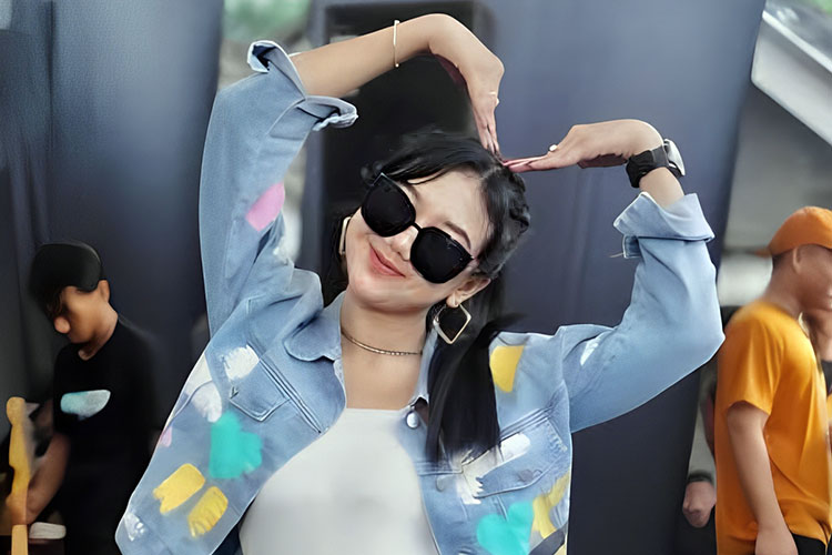Cantika Nuswantoro Mahasiswa Jombang yang Bersinar Dikancah Dangdut Koplo