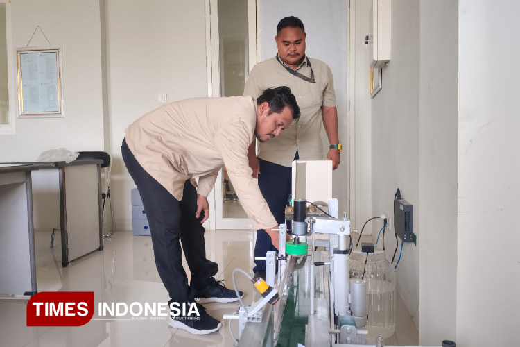 Mahasiswa Asal Gresik Ciptakan Mesin Label Otomotis, Bisa Dioperasikan Lewat HP