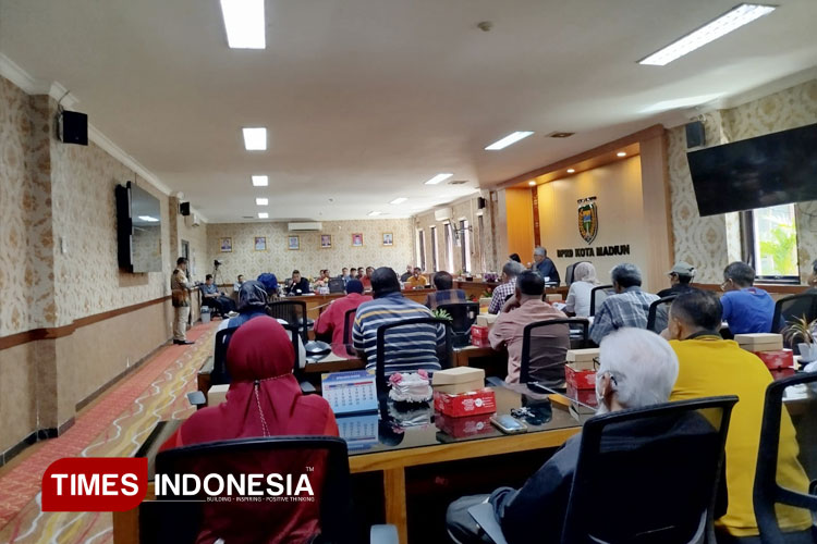Audiensi Paguyuban Pedagang Pasar se-Kota Madiun dengan Komisi 2 DPRD Kota Madiun. (FOTO: Yupi Apridayani/TIMES Indonesia)