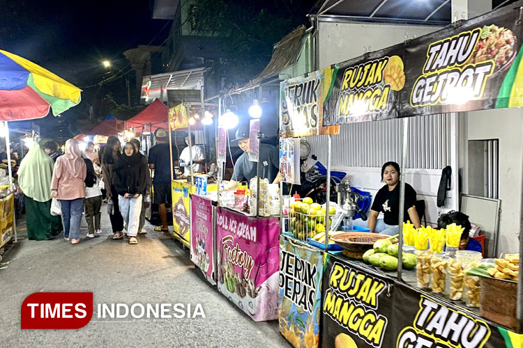 Bazar-Kampoeng-Semar-Tempoe-Doeloe-1.jpg